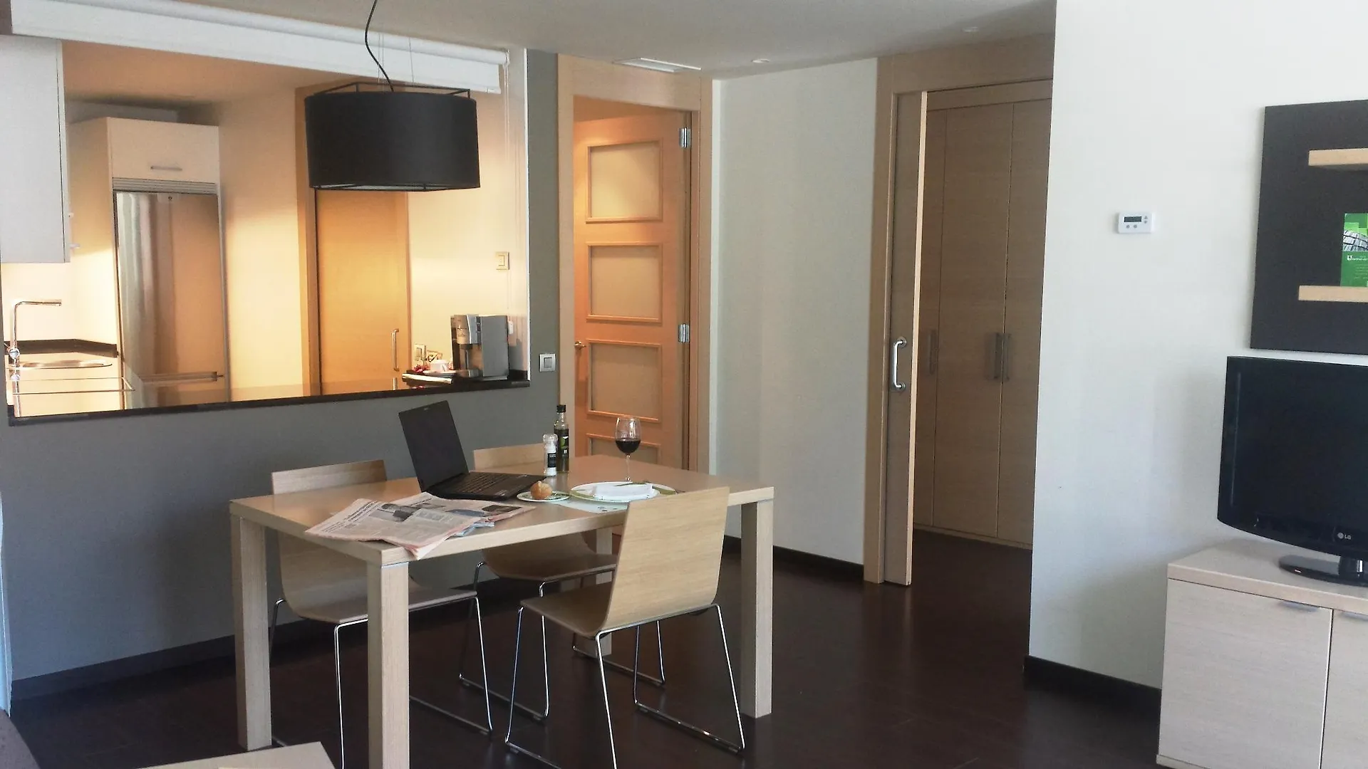 Sercotel Jardines de Uleta Suites Vitoria