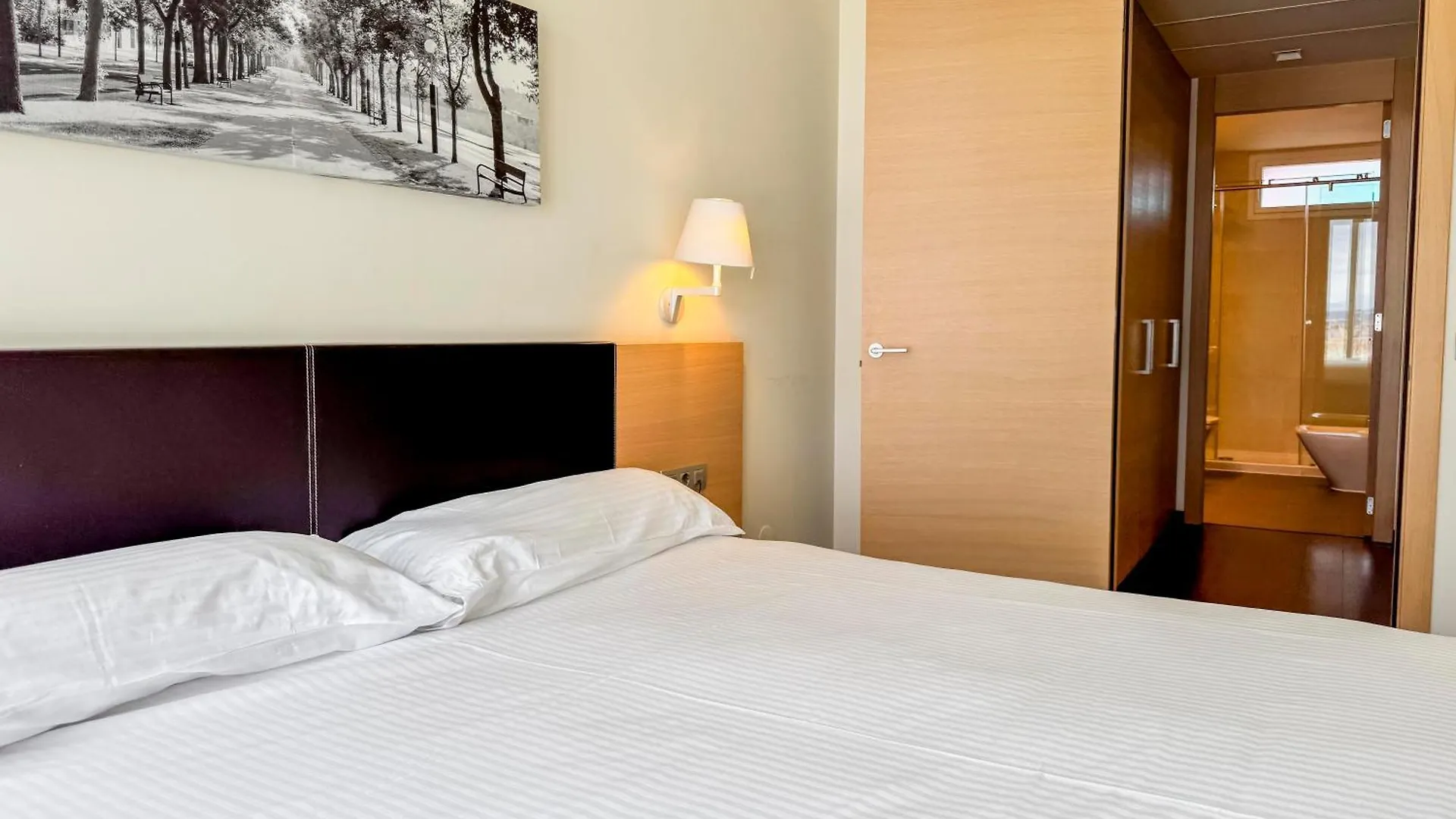 Sercotel Jardines de Uleta Suites Vitoria