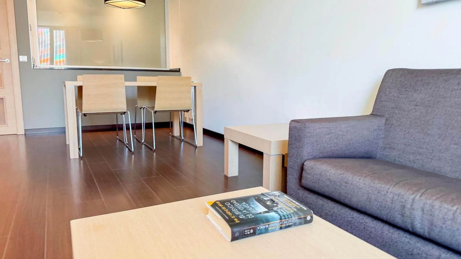 Sercotel Jardines de Uleta Suites Vitoria España