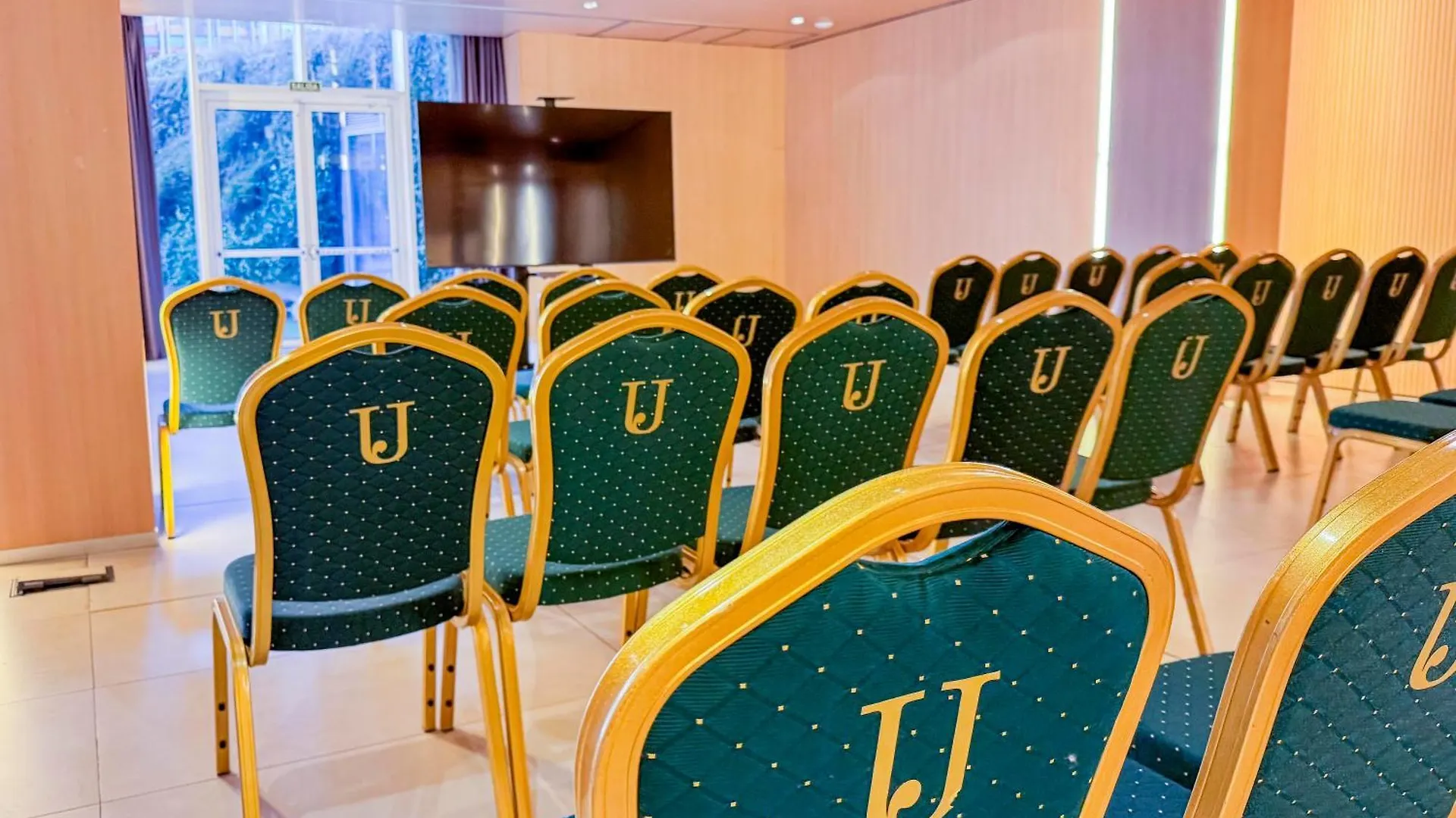 Hotel Jardines De Uleta Suites Vitoria-Gasteiz Aparthotel